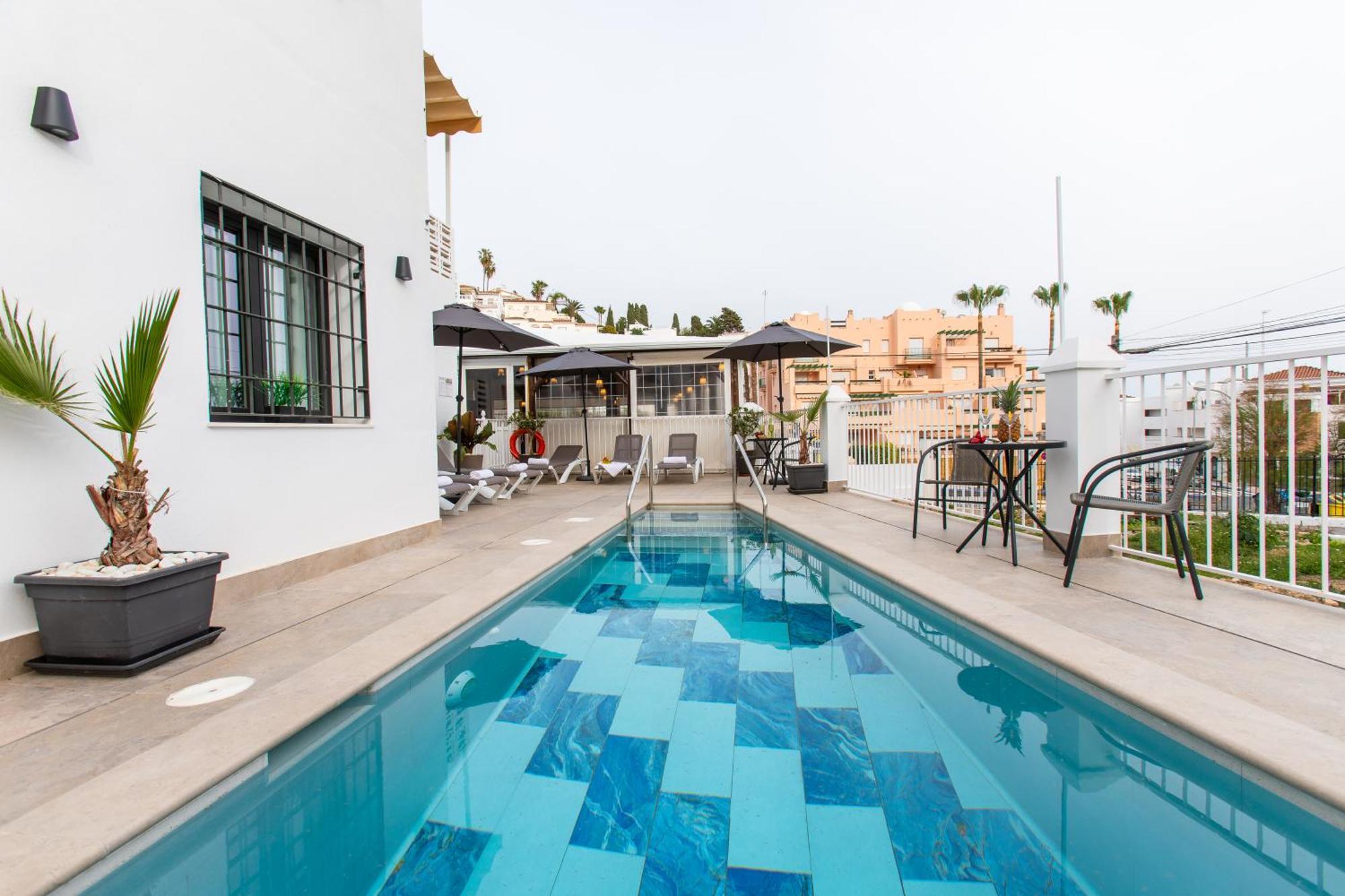 Boutique Rooms Playa Burriana Nerja Exterior foto