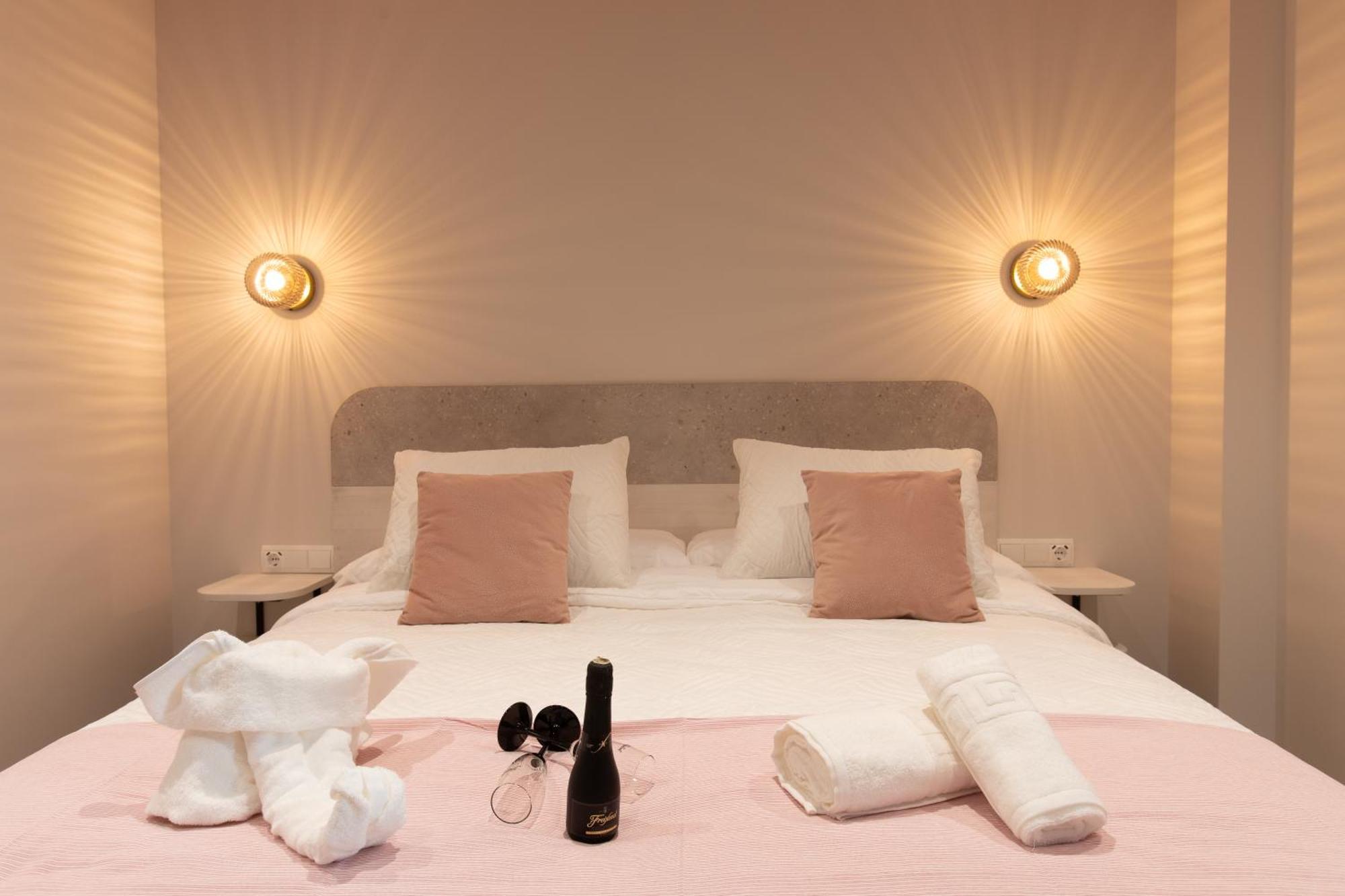 Boutique Rooms Playa Burriana Nerja Exterior foto