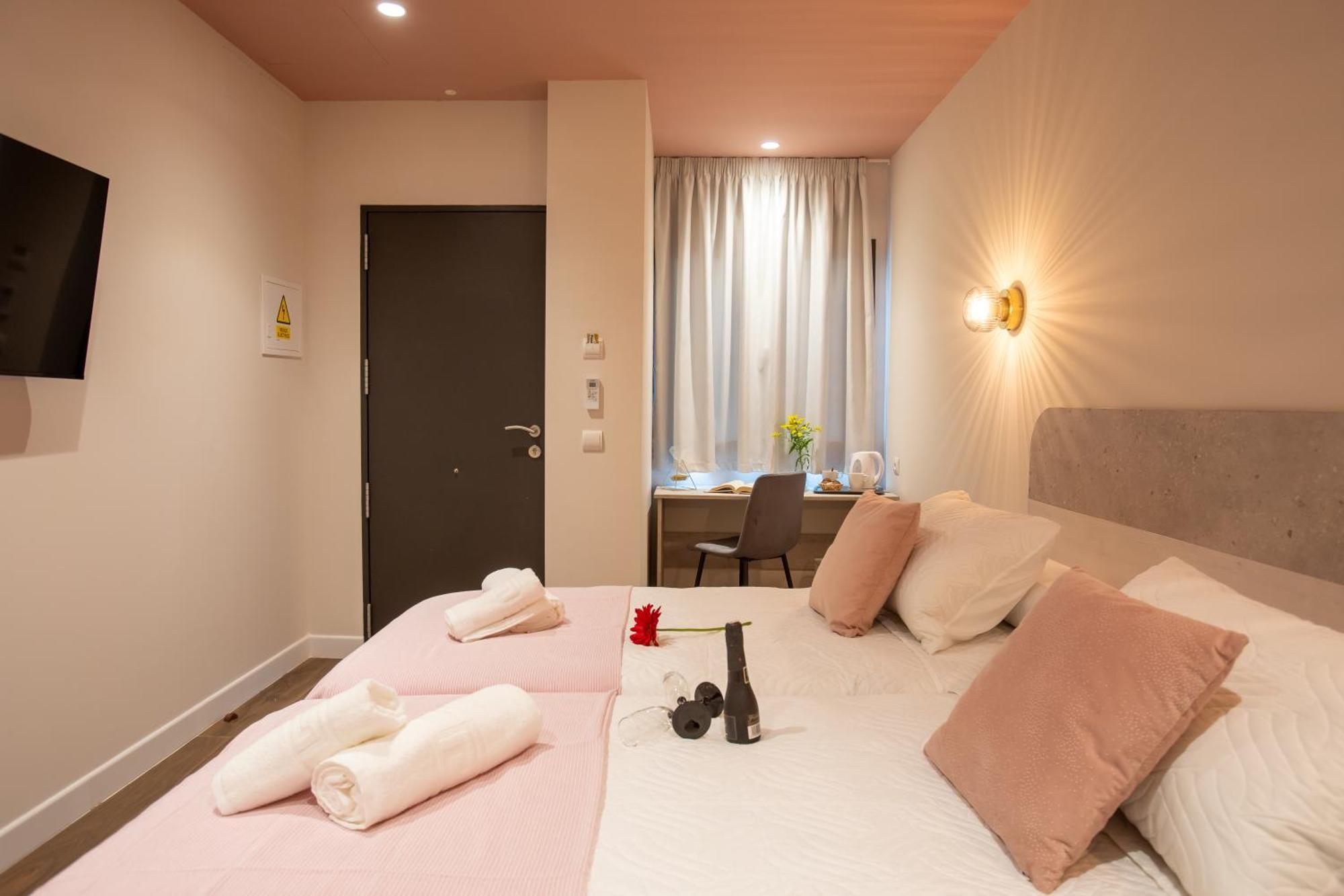 Boutique Rooms Playa Burriana Nerja Exterior foto